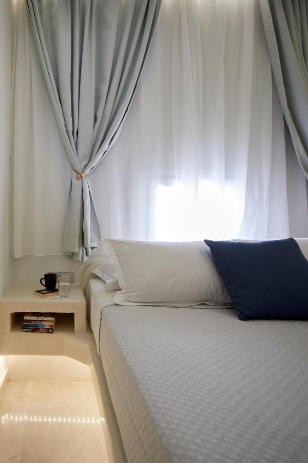 Soultouch Beachfront Perissa (Santorini)