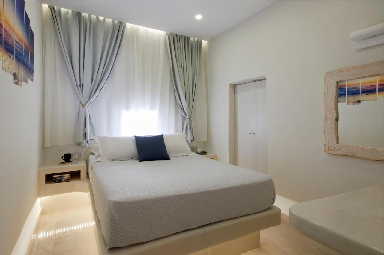 Soultouch Beachfront Perissa (Santorini)