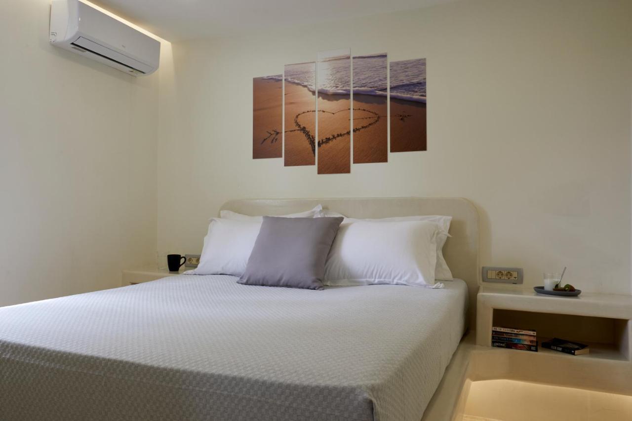 Soultouch Beachfront Perissa (Santorini)